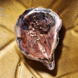 Hand-designed 🎨 oyster shell 🦪 dish | ring holder | decorative piece | gift 🎁